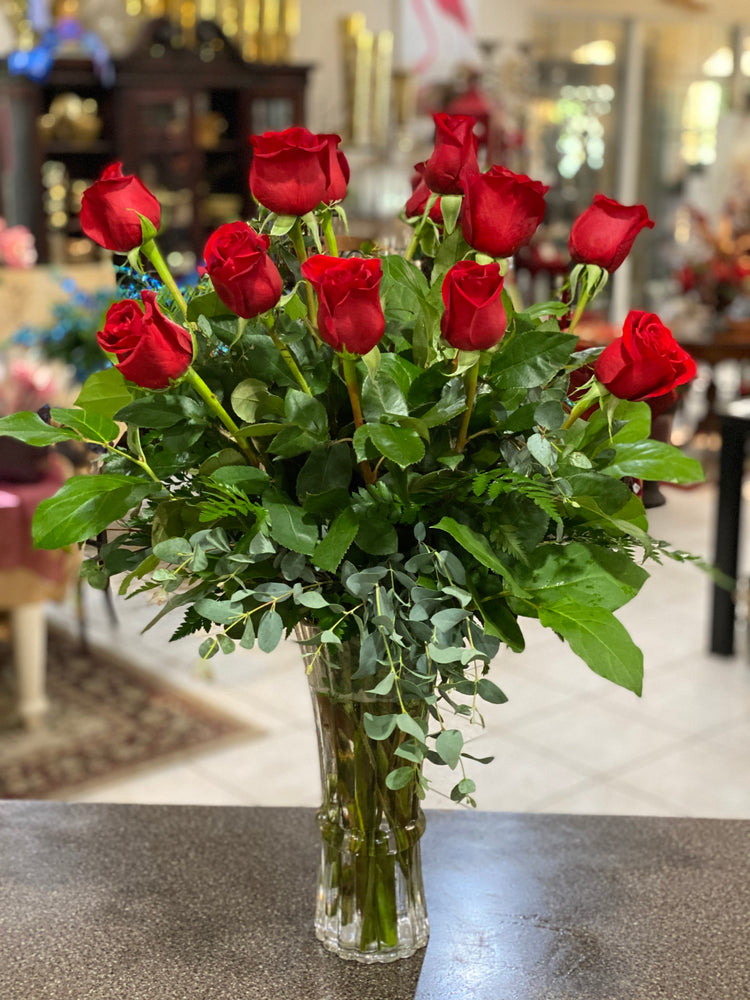 Elegant Red Dozen roses same day delivery